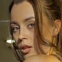 Anna Zapala Nue