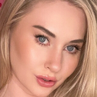 April Mae Xox Nue