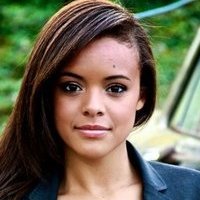 Aubrey Cleland Nue