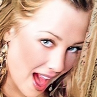Belinda Farrelly Nue