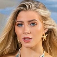 Bella Lyn Nue