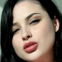 deminovak_ Nue