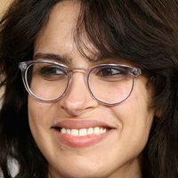 Desiree Akhavan Nue