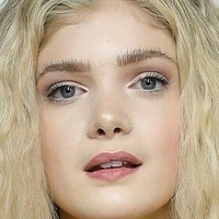 Elena Kampouris Nue