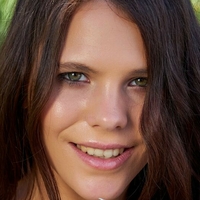 Elena Max Nue