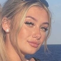 Ellie Nuttall Nue