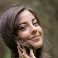 Em Woods Nue