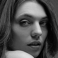 Emma Starmore Smith Nue