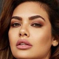Esha Gupta Nue