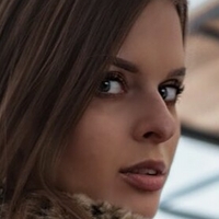 Hana Chomaniova Nue