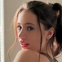 Helen Nelsson Nue