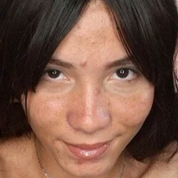 HelenHoltz Nue