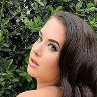Holly Luyah Nue