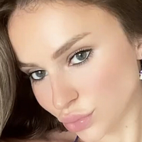 Julia Reinert Nue