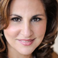 Kathy Najimy Nue