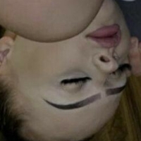 Lara.bttn Nue