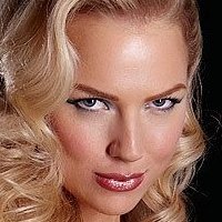 Linde Van De Leest Nue