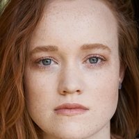 Liv Hewson Nue