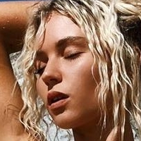 Lucie Rose Donlan Nue