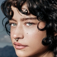 Odessa A’zion Nue