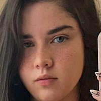 Sarah Bustani Nue
