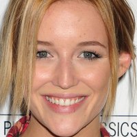 Sarah Dumont Nue