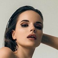 Sasha Spilberg Nue