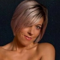 ukwife41 Nue