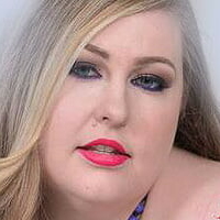 Vickii Swanson Nue