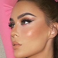 Xhensila Myrtezaj Nue