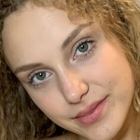 Zoey Curly Nue